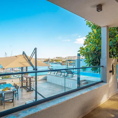 Cimentepe Deluxe 1 - With Heated Pool & Close To Yalikavak Marina 别墅 博德鲁姆