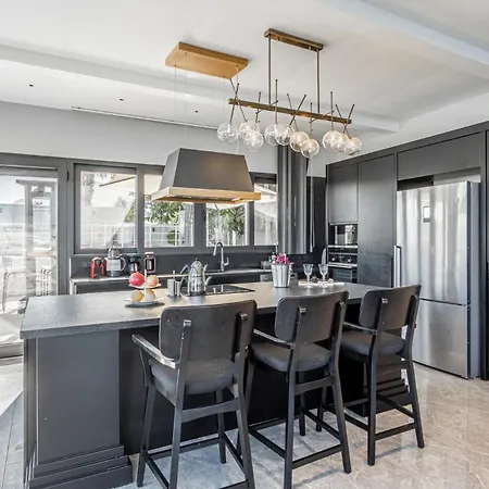 Cimentepe Deluxe 1 - With Heated Pool & Close To Yalikavak Marina 别墅