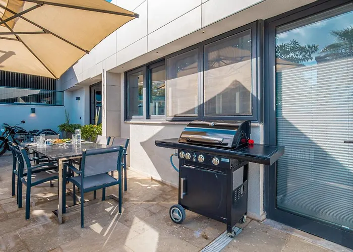 Villa Cimentepe Deluxe 1 - With Heated Pool & Close To Yalikavak Marina *